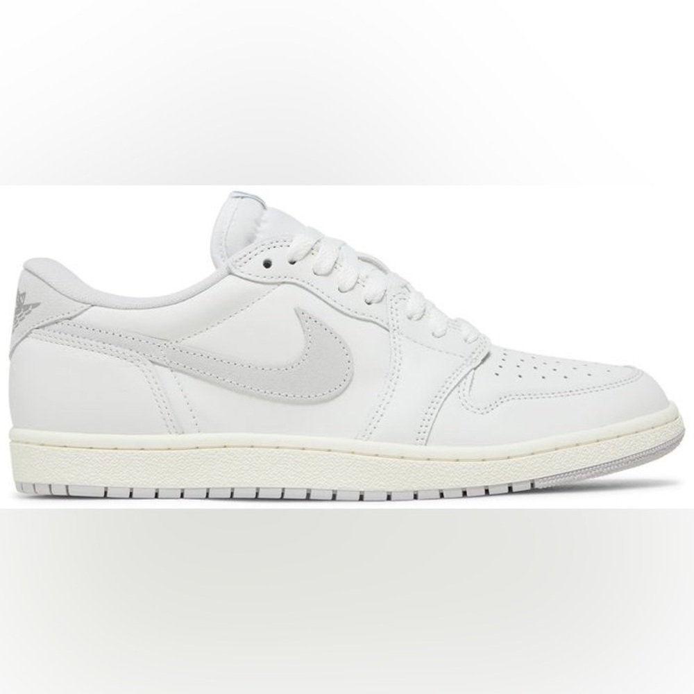 Nike Jordan Low in Neutral Grey